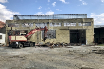 Demolizione di strutture, fabbricati o mezzi